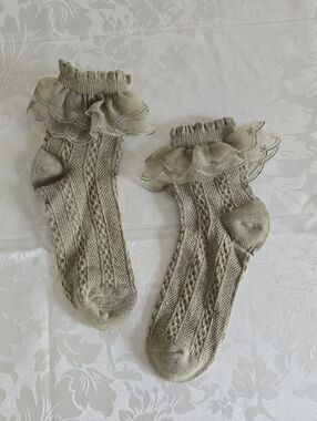 Green Ruffled Ankle Cable Knit Socks